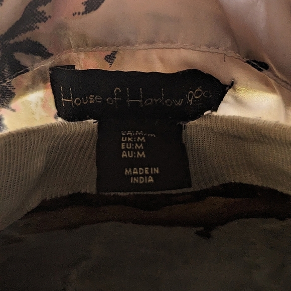 House of Harlow 1960 Tropical Pajama Set - Picture 9 of 11